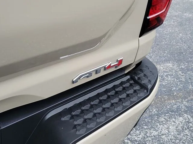 2023 GMC Canyon AT4 photo 6