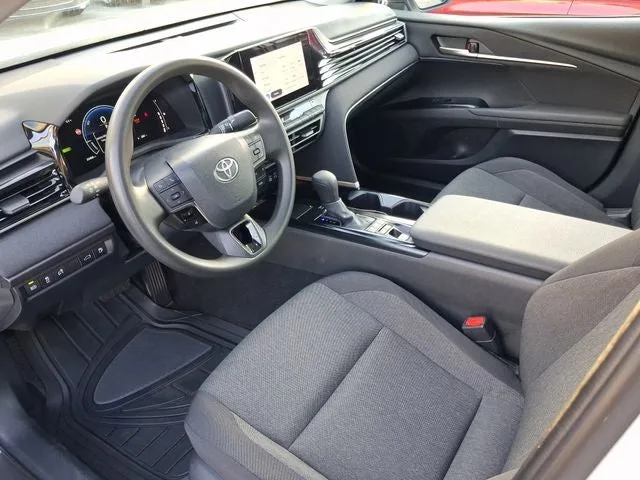 2025 Toyota Camry SE photo 11