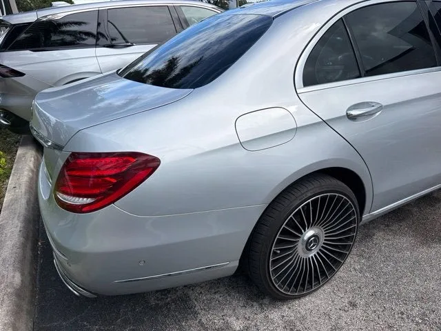 2017 Mercedes-Benz E-Class E 300 Luxury photo 6