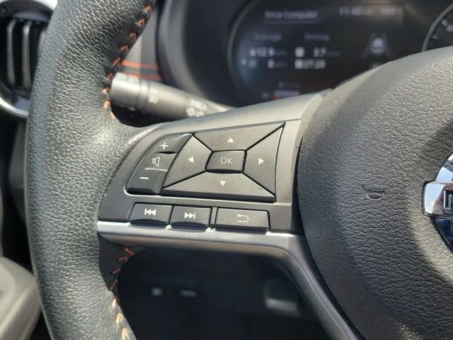 2021 Nissan Kicks SR photo 19