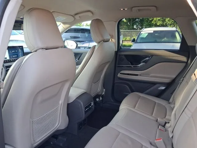 2023 Lincoln Corsair Reserve photo 5