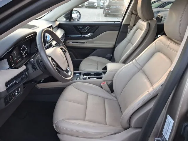 2021 Lincoln Corsair Standard photo 12