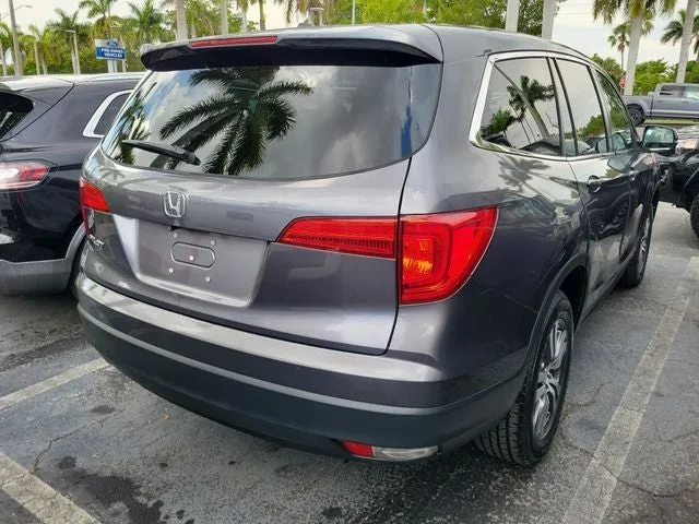 2017 Honda Pilot EX-L photo 3