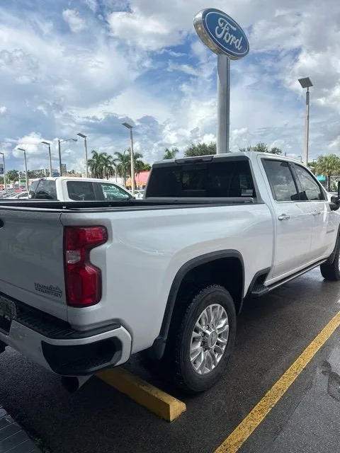 2022 Chevrolet Silverado 3500HD High Country photo 12