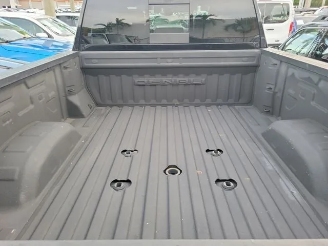 2023 GMC Sierra 2500HD Denali photo 7