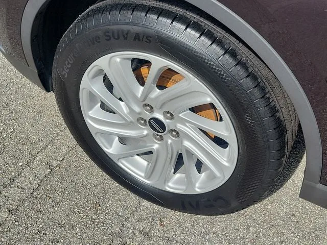 2023 Lincoln Corsair Standard photo 7