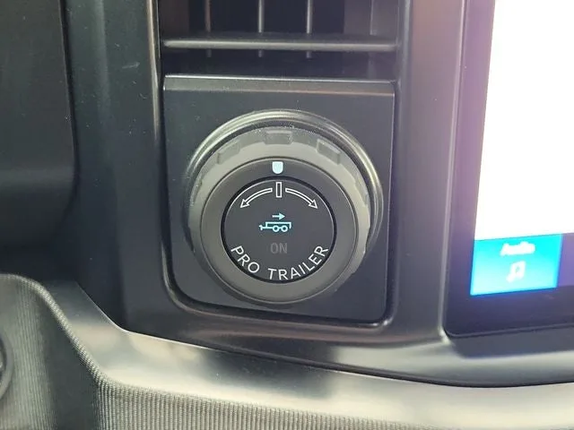 2026 Ford F-450SD Platinum DRW photo 31