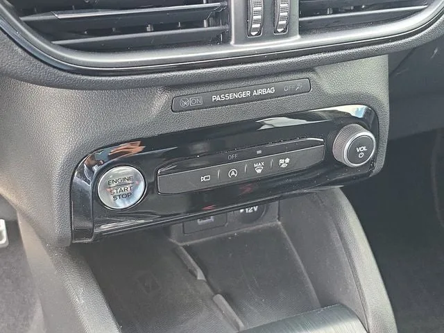 2023 Ford Escape ST-Line Select photo 23