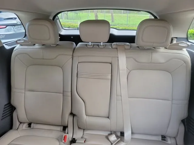 2022 Lincoln Corsair Standard photo 12