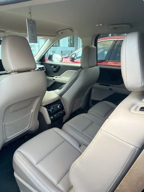 2023 Lincoln Aviator Standard Premium photo 6