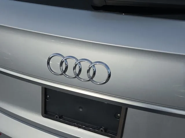 2022 Audi Q5 45 S line Premium quattro photo 5