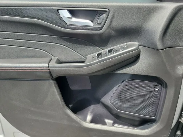 2024 Ford Escape ST-Line photo 14