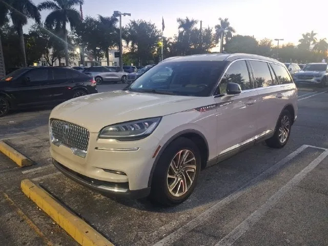 2023 Lincoln Aviator Standard Premium photo 3