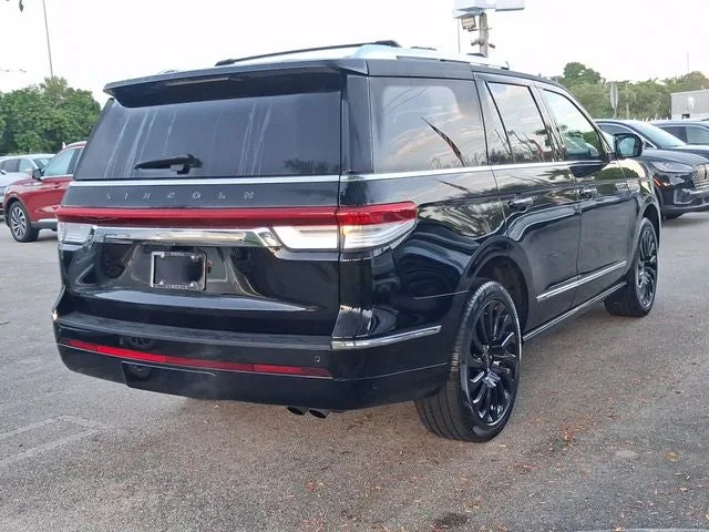 2023 Lincoln Navigator Black Label photo 4