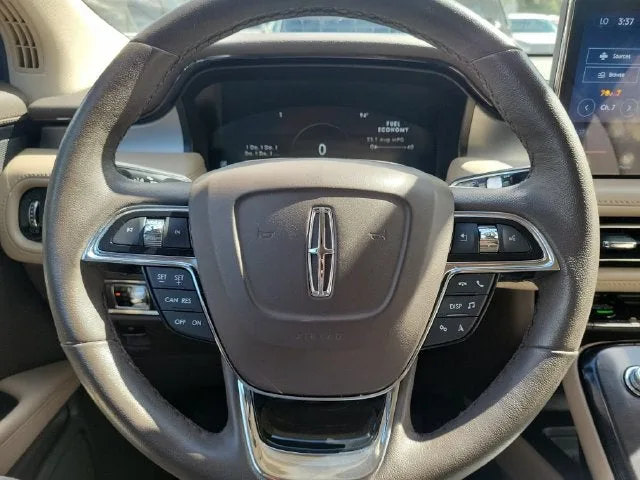 2022 Lincoln Nautilus Standard photo 19
