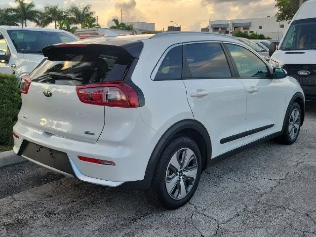 2019 Kia Niro LX photo 3
