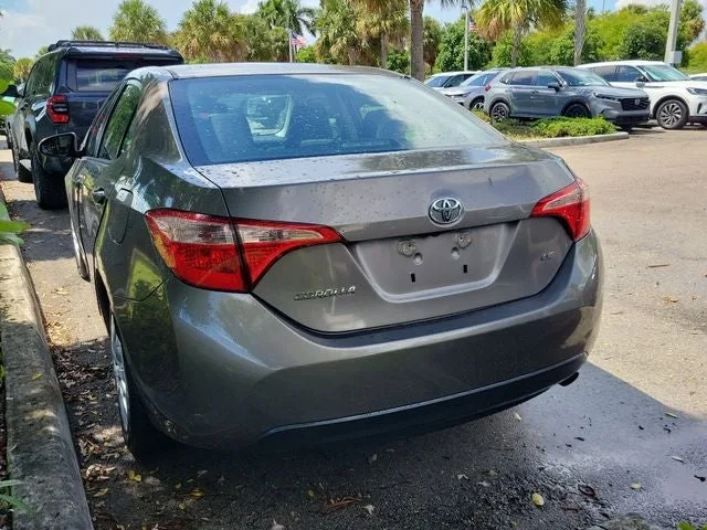 2018 Toyota Corolla LE photo 4
