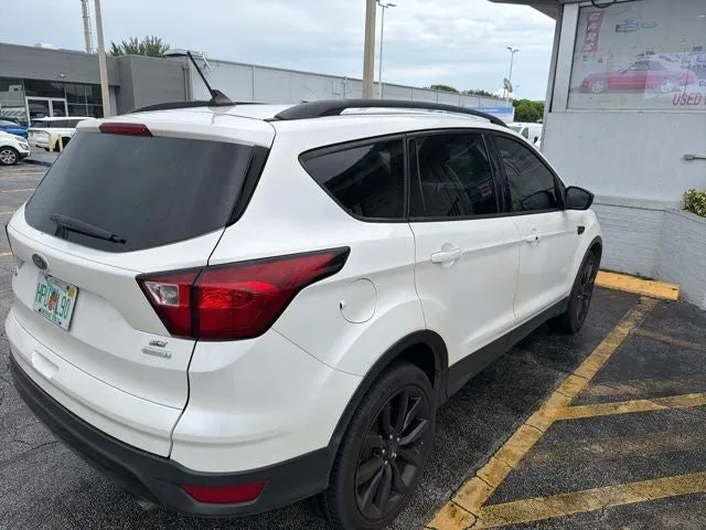 2019 Ford Escape SE photo 5