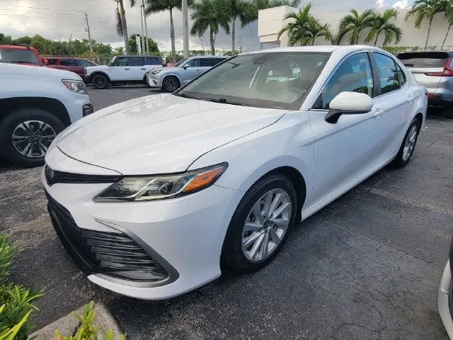 2022 Toyota Camry LE photo 28