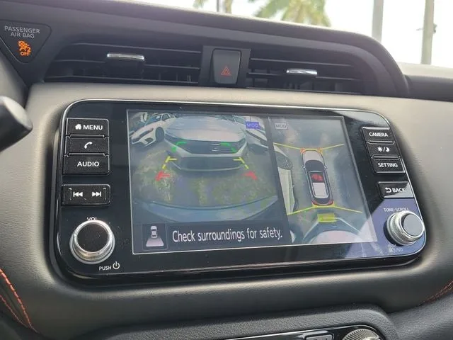 2021 Nissan Kicks SR photo 22