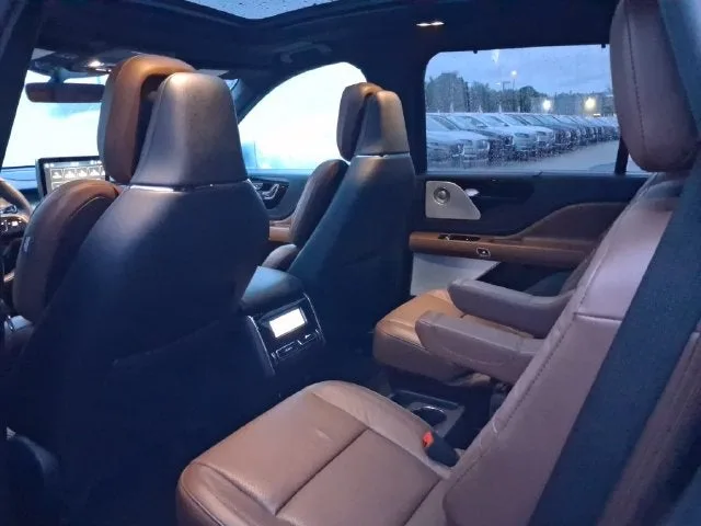 2024 Lincoln Aviator Reserve Premium photo 5