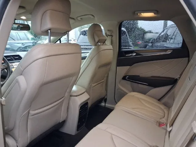 2019 Lincoln MKC Standard photo 5