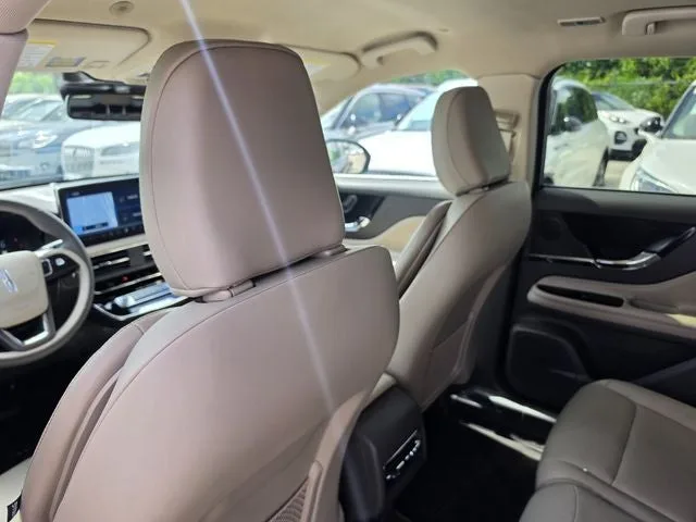 2024 Lincoln Corsair Premiere photo 14