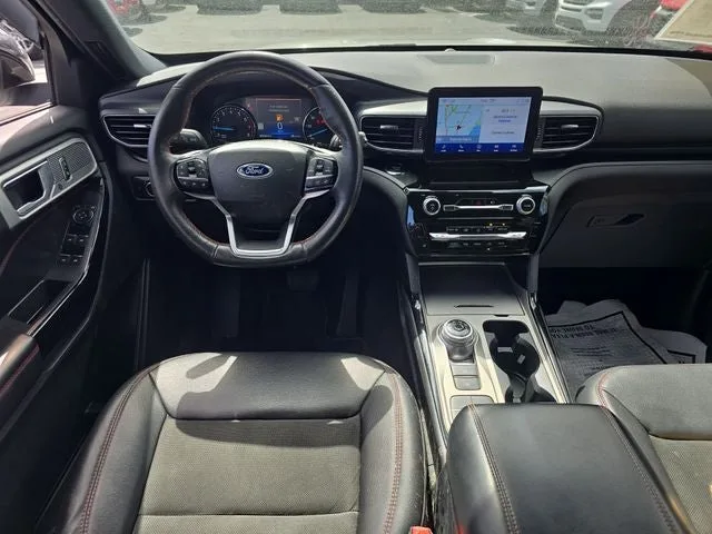 2023 Ford Explorer ST-Line photo 13