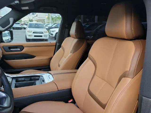 2025 Nissan Armada SL photo 8