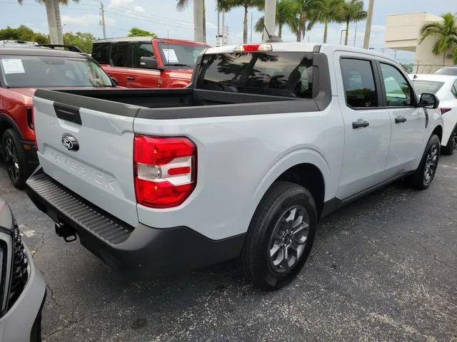 2025 Ford Maverick XLT photo 3