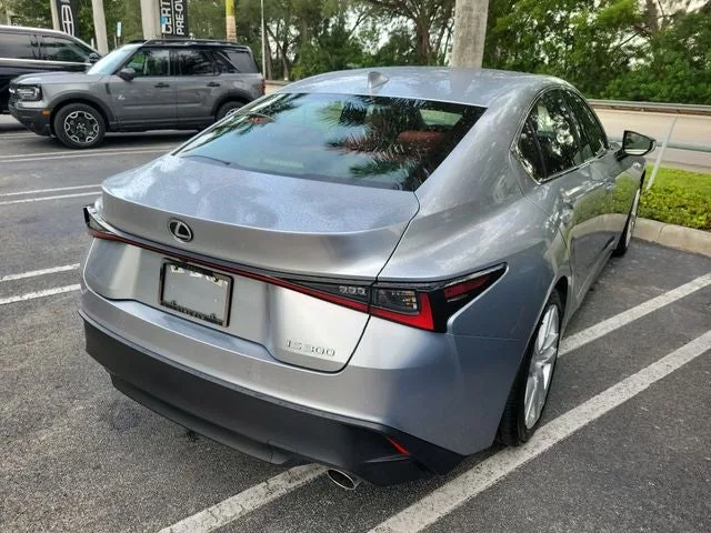 2025 Lexus IS 300 photo 3