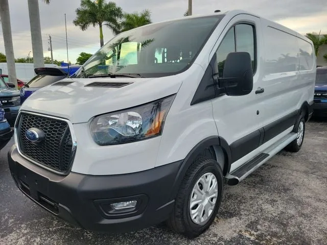 2025 Ford Transit-250 Base photo 33