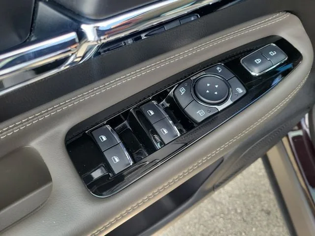 2023 Lincoln Corsair Standard photo 13