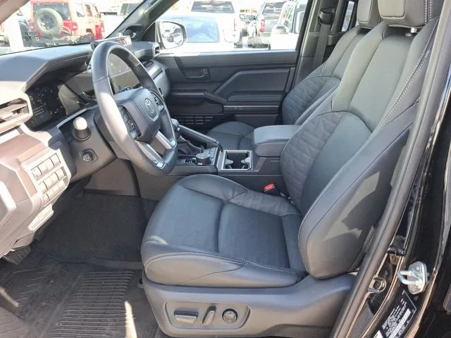 2025 Toyota 4Runner i-FORCE MAX Hybrid TRD Off Road Premium photo 12