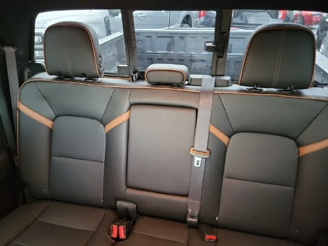 2023 GMC Canyon AT4 photo 11