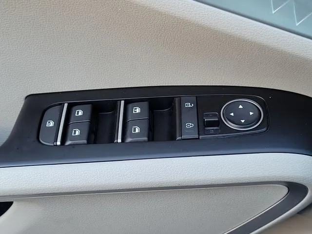 2023 Kia Soul LX photo 16