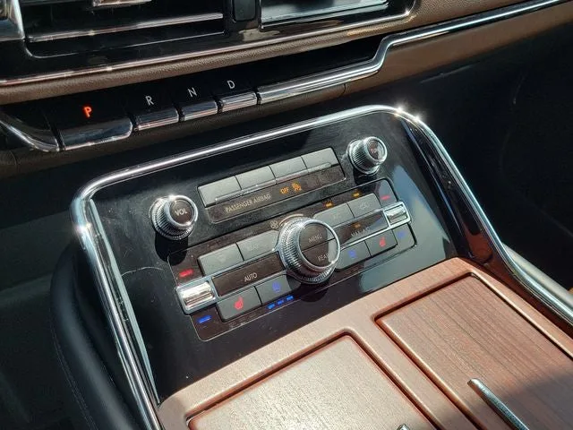 2023 Lincoln Navigator Reserve photo 28
