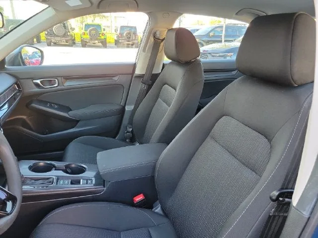 2025 Honda Civic LX photo 11