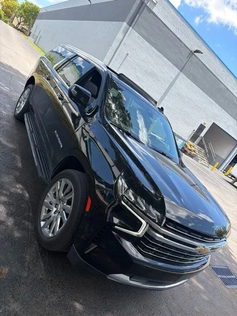 2021 Chevrolet Suburban LT photo 4