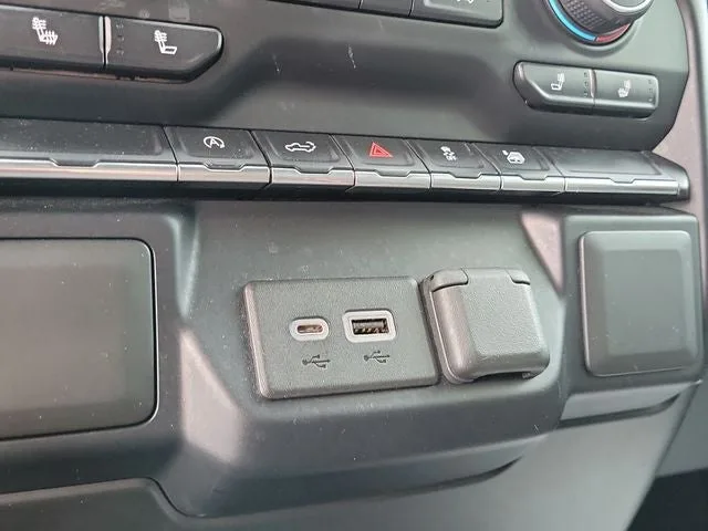 2021 Chevrolet Silverado 1500 LT photo 27