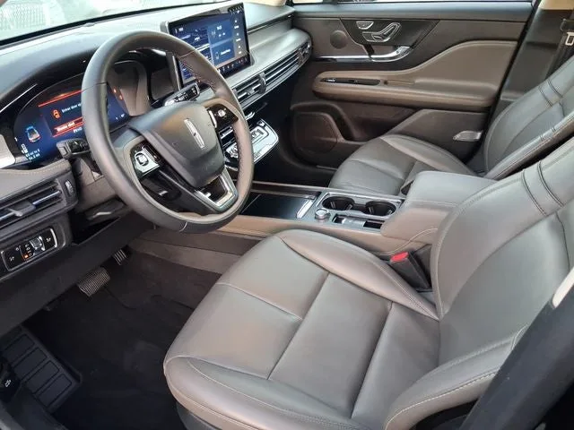 2024 Lincoln Corsair Premiere photo 11