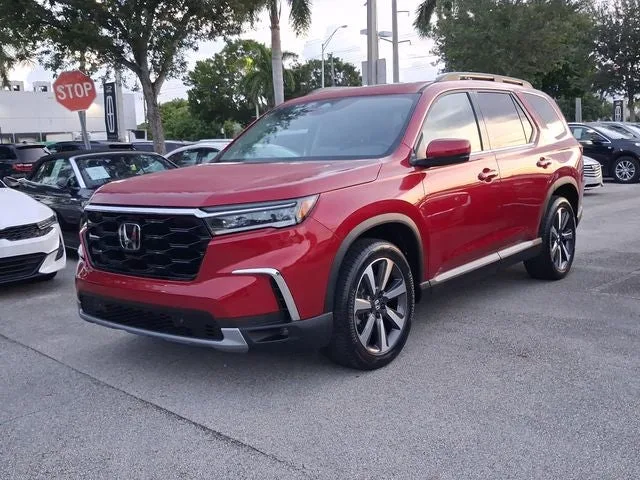 2023 Honda Pilot Touring photo 2