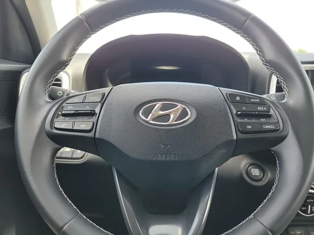 2022 Hyundai Venue Limited photo 19
