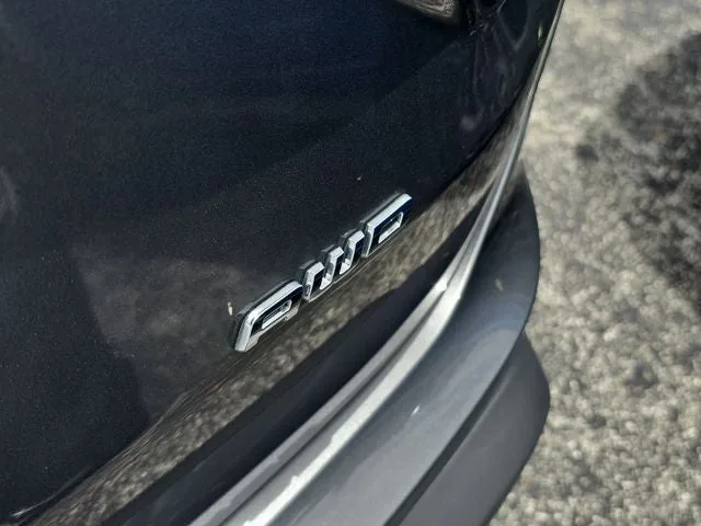 2022 Ford Edge SEL photo 6