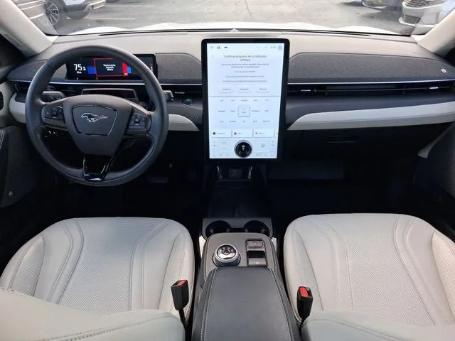 2023 Ford Mustang Mach-E Premium photo 7