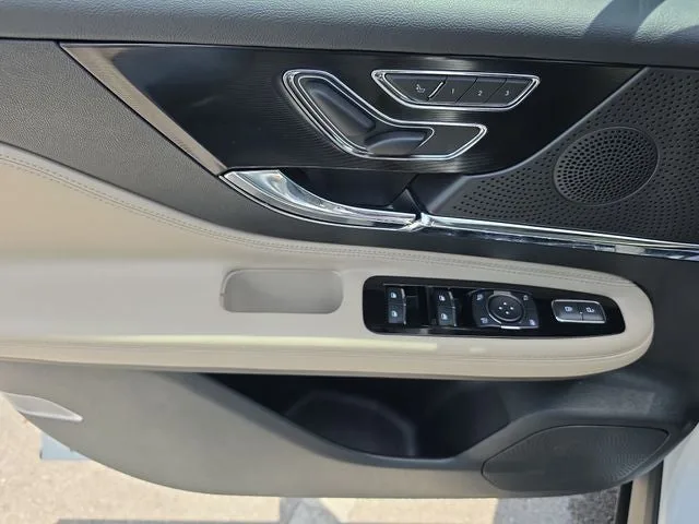 2025 Lincoln Corsair Premiere photo 15