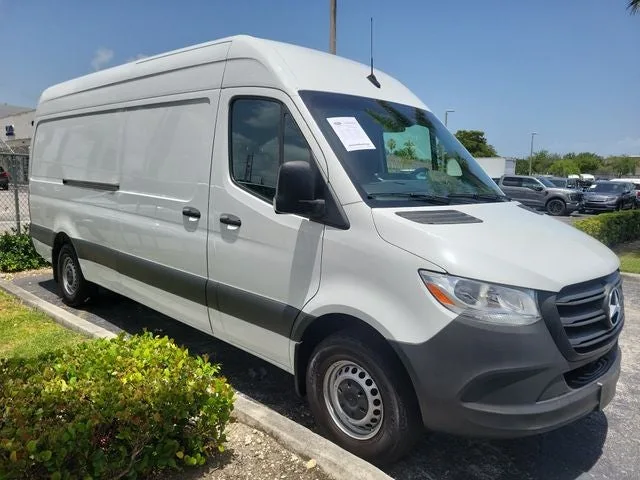 2023 Mercedes-Benz Sprinter 2500 Cargo 170 WB High Roof photo 2