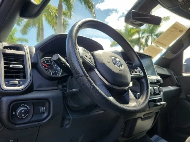 2025 RAM 1500 Tradesman photo 10