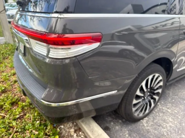 2022 Lincoln Navigator L Black Label photo 5