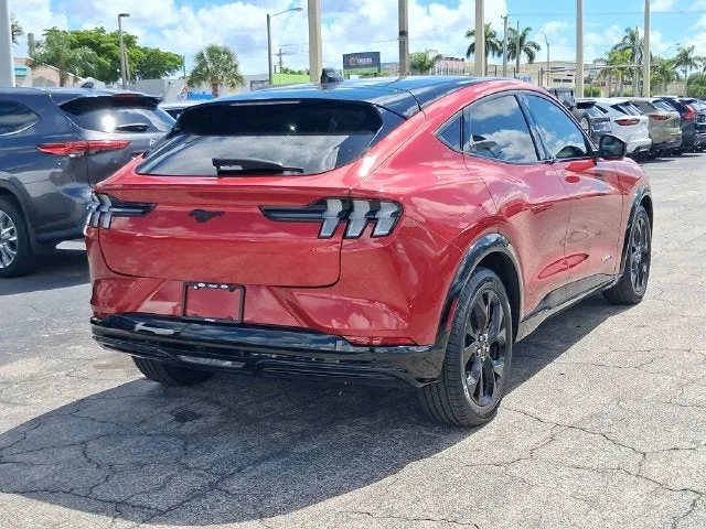2023 Ford Mustang Mach-E Premium photo 4